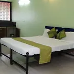 Colours Fly Hotel